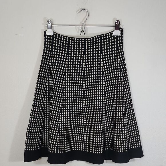 Max Studio Black and Bone A-Line Skirt Knee-Length Size M/L NWT - Picture 1 of 5